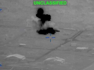 Estados Unidos volvió a bombardear Irán en el estrecho de Ormuz y Trump elevó su advertencia: “La República Islámica ¡ya no existirá!”