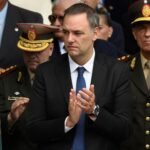 El Gobierno también correría a Manuel Adorni del directorio de YPF