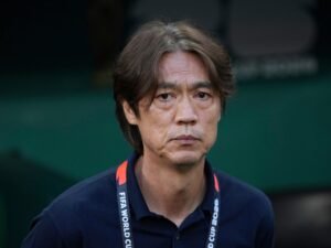 El martirio del DT de Corea del Sur, tras la eliminación del Mundial: volvió al país escondido, el presidente lo insultó y los medios lo tratan como a un delincuente