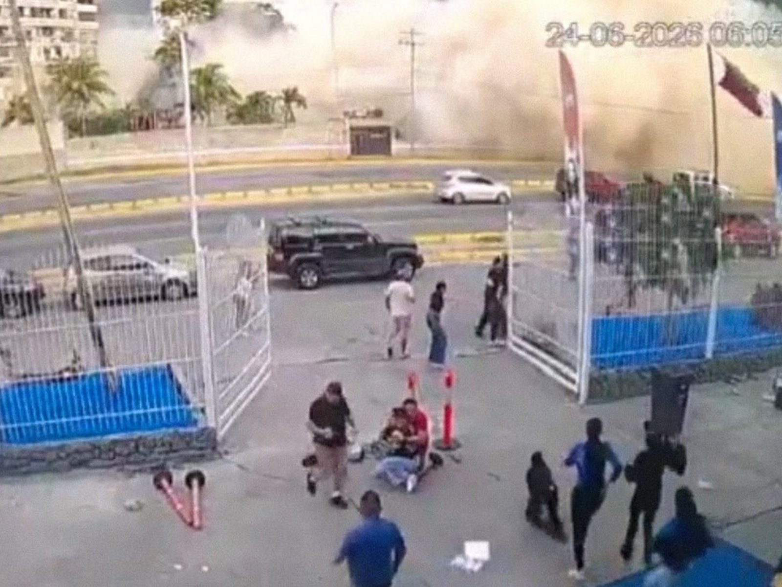 Un video mostró como cayó en segundos un edificio de 12 pisos durante los terremotos en Venezuela