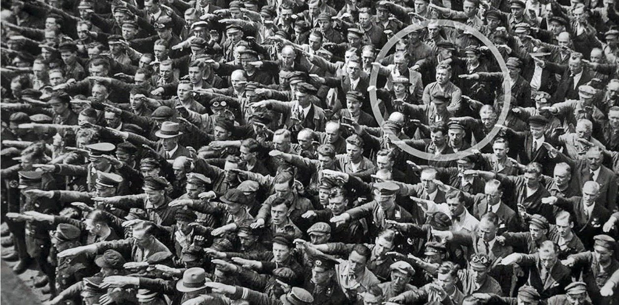 La trágica historia de amor del hombre que se negó a saludar a Adolf Hitler