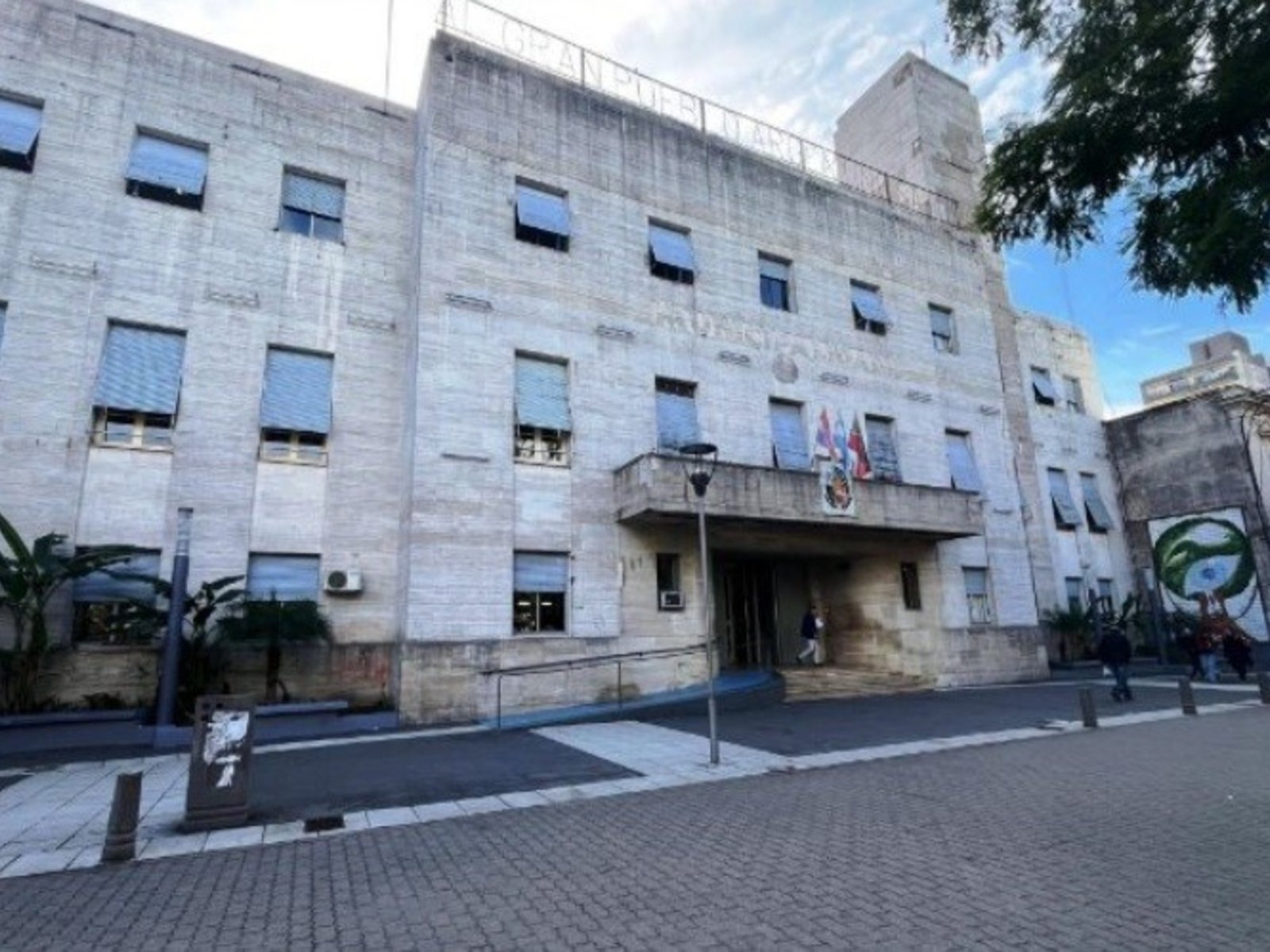 Faltó 50 veces a la municipalidad de manera injustificada y lo echaron: lo descubrieron atendiendo una peluquería en el horario de trabajo