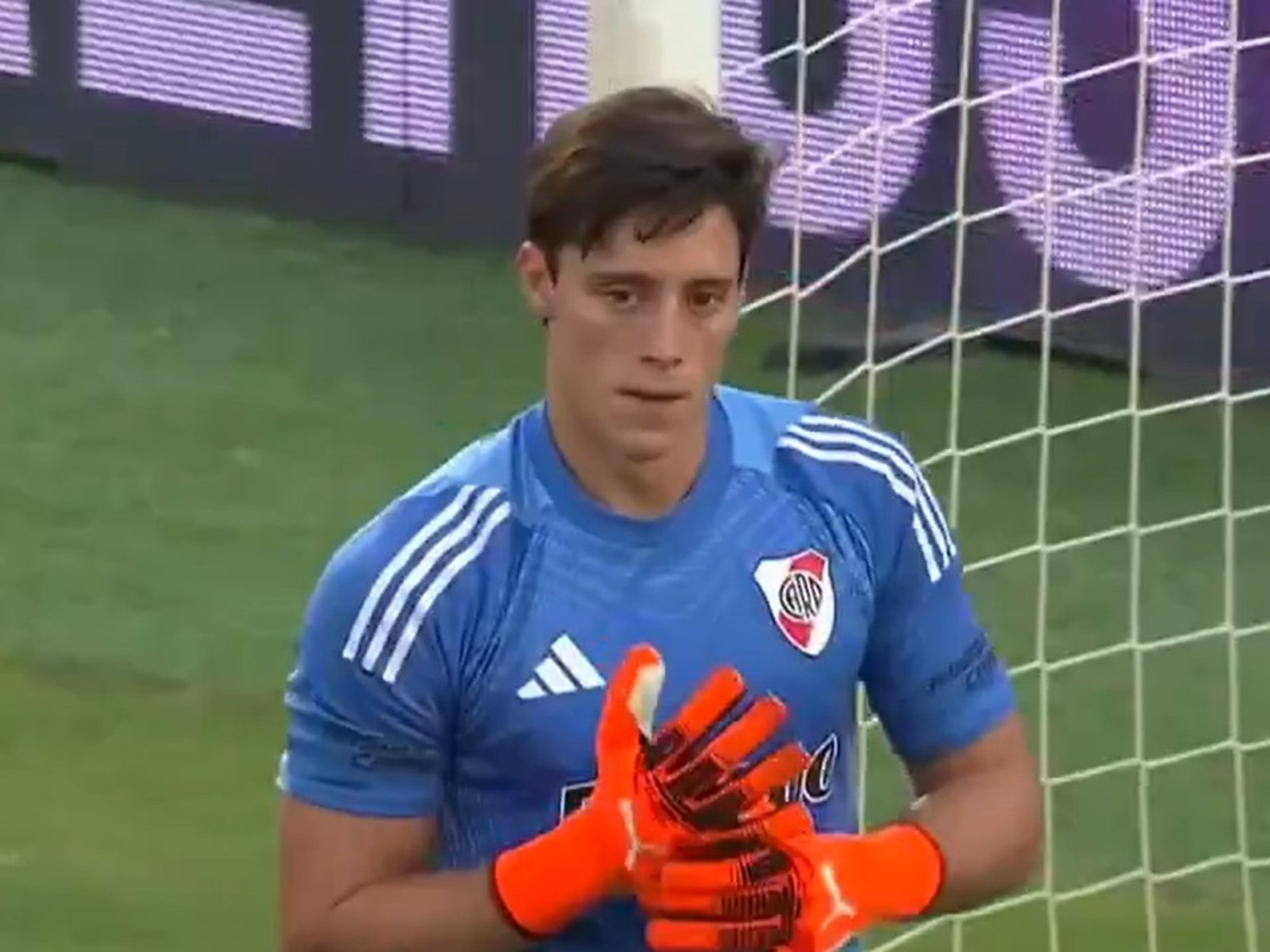 La impresionante atajada de Santiago Beltrán en River vs Flamengo que ni Pedro pudo creer