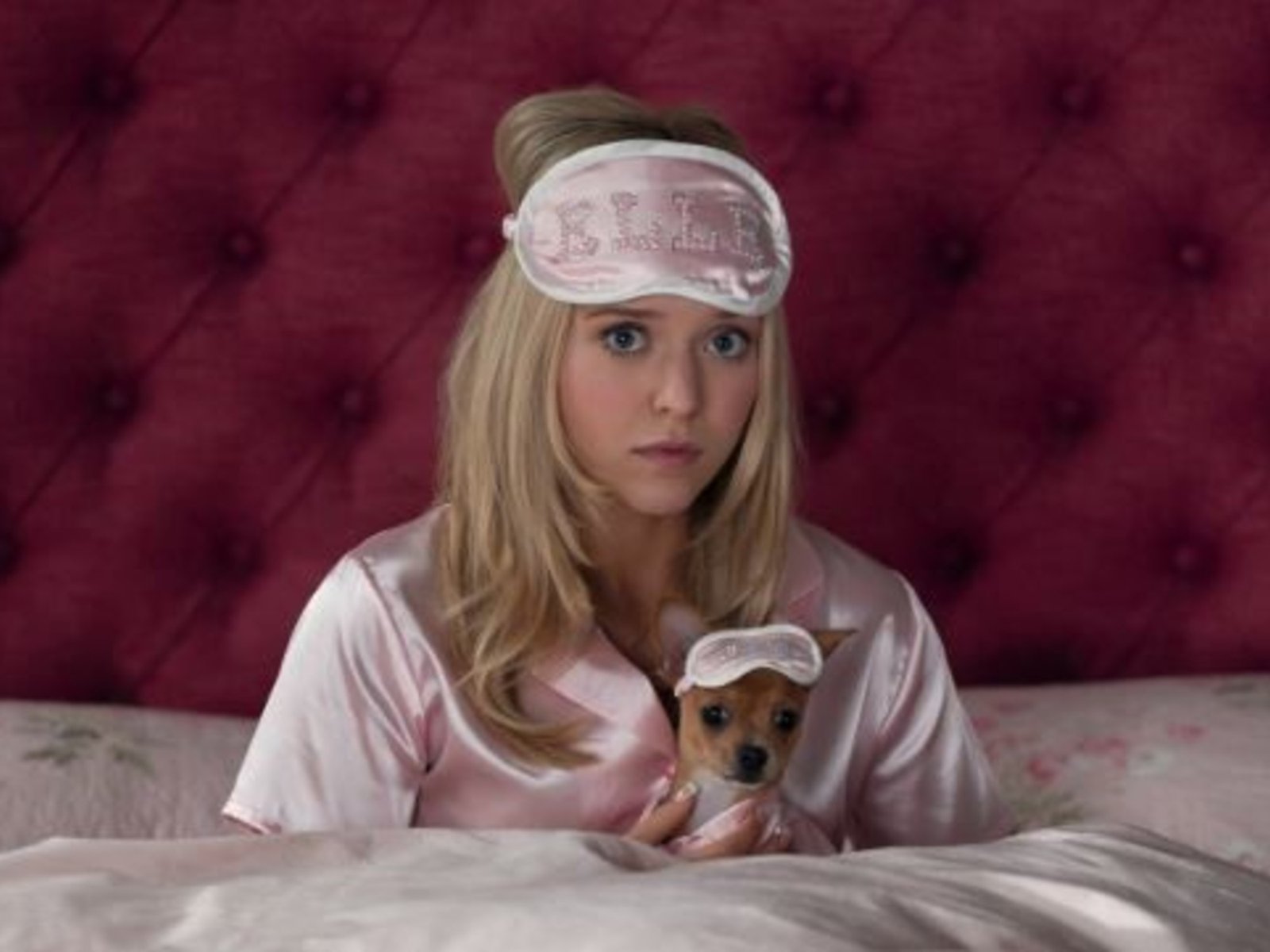 "Elle": la precuela de "Legalmente rubia" encontró a la antecesora perfecta de Reese Witherspoon, pero tropieza con su propia historia