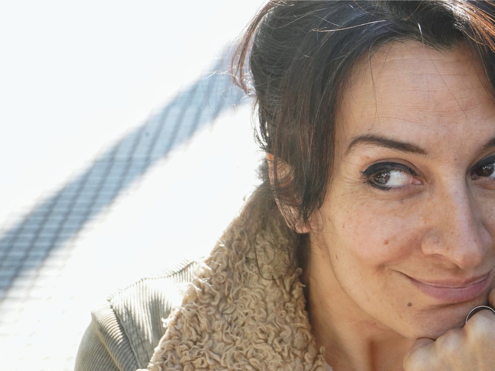 Anita Martínez a los 51 se va de viaje de egresados por primera vez: cómo es la vida de la actriz que la rompe como Tita Merello, se levanta a las 4 y media y cultiva su huerta