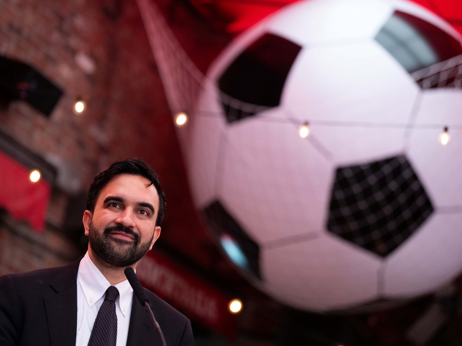 Zohran Mamdani sorprendió al elogiar a Sócrates y a la Democracia Corinthiana en un mensaje sobre el Mundial