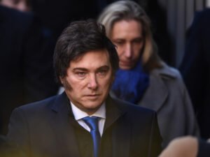 Javier Milei y sus medidas, EN VIVO: el Presidente participa hoy del acto en conmemoración por el 32° aniversario del atentado a la AMIA