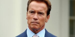 Arnold Schwarzenegger, actor, 78 años: “Solo recuerda que no puedes subir la escalera del éxito con las manos en los bolsillos”