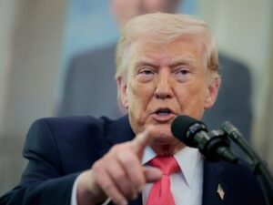 Con respaldo de Trump: USCIS cambia el procedimiento oficial para evaluar y aprobar permisos familiares para inmigrantes en EE.UU. y fija nuevas sanciones