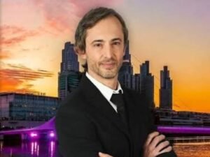 El Gobierno designa a un periodista militante como nuevo director de Radio Nacional