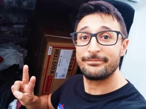 Emanuele Moccia, fontanero italiano en España: “Tengo que bajar un quinto piso sin ascensor con un termo eléctrico y volver a subir el nuevo para instalarlo”