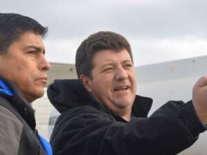 Escándalo en Santa Cruz: el Jefe de Gabinete denunció seguimiento y espionaje por parte de la Policía provincial y hay silencio del gobernador