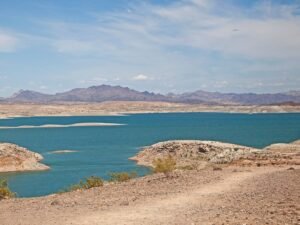 La construcción de la presa Hoover sumergió una ciudad estadounidense en 1935: 90 años después, el descenso del nivel del agua del lago Mead está ayudando a que vuelva a emerger