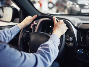 Oficial: California obliga a 11.000 conductores a repetir el examen para conservar la licencia