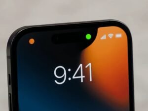 Qué significa el punto verde o naranja que aparece en tu celular y por qué no deberías ignorarlo