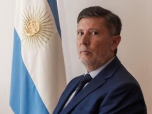 Sin tregua entre Karina Milei y Santiago Caputo: la bicameral de Inteligencia de Pareja se prepara para recibir al jefe de la SIDE
