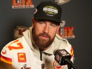 Cómo Travis Kelce amasó una fortuna de 90 millones de dólares mientras que un contrato de 100 millones de dólares para un podcast transformó su futuro financiero
