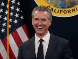 Es oficial y está confirmado | Newsom firma una orden ejecutiva para hacerle frente a la Inteligencia Artificial