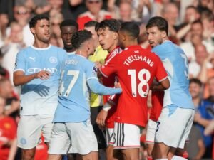 “Es una injusticia”: Lisandro Martínez explotó por el polémico gol de Haaland que decidió el clásico de Manchester