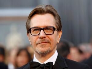 Gary Oldman, actor de Hollywood de 68 años: “Un hombre perezoso trabaja el doble, mi madre me lo decía y ahora yo se lo digo a mis hijos”