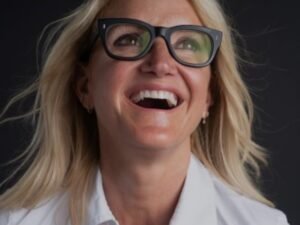Mel Robbins, experta en desarrollo personal: “No todo el mundo está destinado a ser tu amigo”