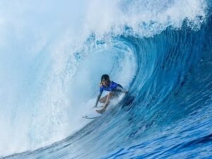 Su pasión por el surf la llevó a los 12 años a ser la más joven en una competencia mundial y entró al Libro Guinness de los récords