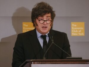 Tras criticarla, Milei recurre a Naciones Unidas para denunciar a Gran Bretaña por Malvinas
