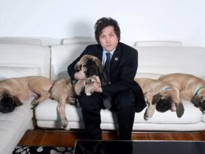 Un actor, un empresario y un posible candidato visitaron a Milei en medio de su soledad en Olivos