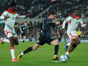 Argentina aplastó a una Burkina Faso remachada y con jet lag, en un amistoso que fue un papelón