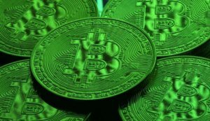 Bitcoin cae hasta los 80.000 dólares por la Fed restrictiva y los resultados mixtos tecnológicos