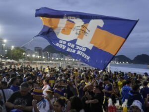 Copacabana se pintó de azul y oro: el ritual de los hinchas de Boca antes de la semifinal en el Maracaná