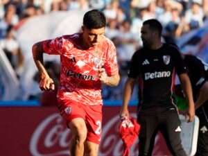 Enzo Pérez, de la tribuna a la banca para Ponzio como DT: “River necesita unión, cuando los resultados no se dan, hay mucho ruido”