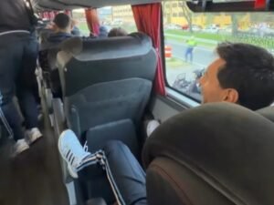 La canción de los jugadores de la Scaloneta para pedirle a Lionel Messi que no se retire de la Selección: “Sos eterno…”
