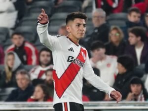 La hora de Thiago Almada: los murmullos en River, la aparición de Riquelme y un duelo clave con Paredes en la Bombonera
